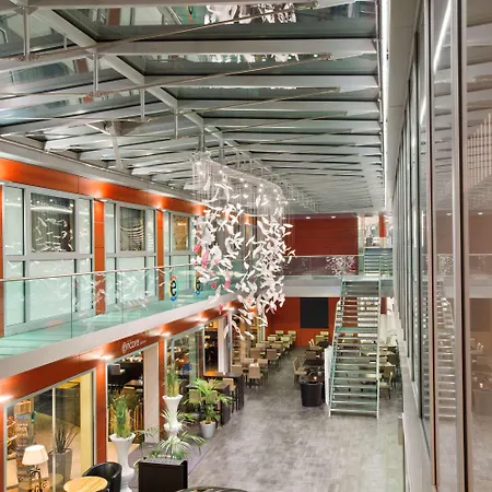 Ramada Encore By Wyndham Geneva Carouge