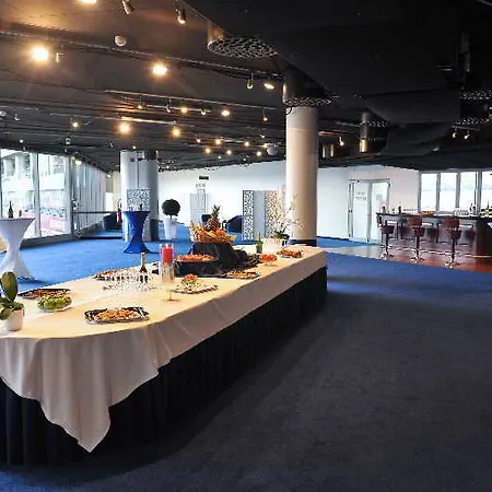 Ramada Encore By Wyndham Geneva Hotel 3*